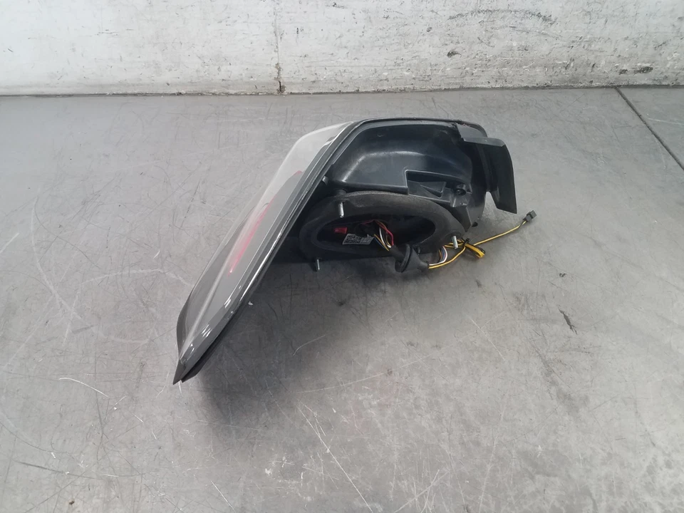 Luz trasera para pasajero derecho Subaru WRX STi 2015 #0578 Foto 3 de 4