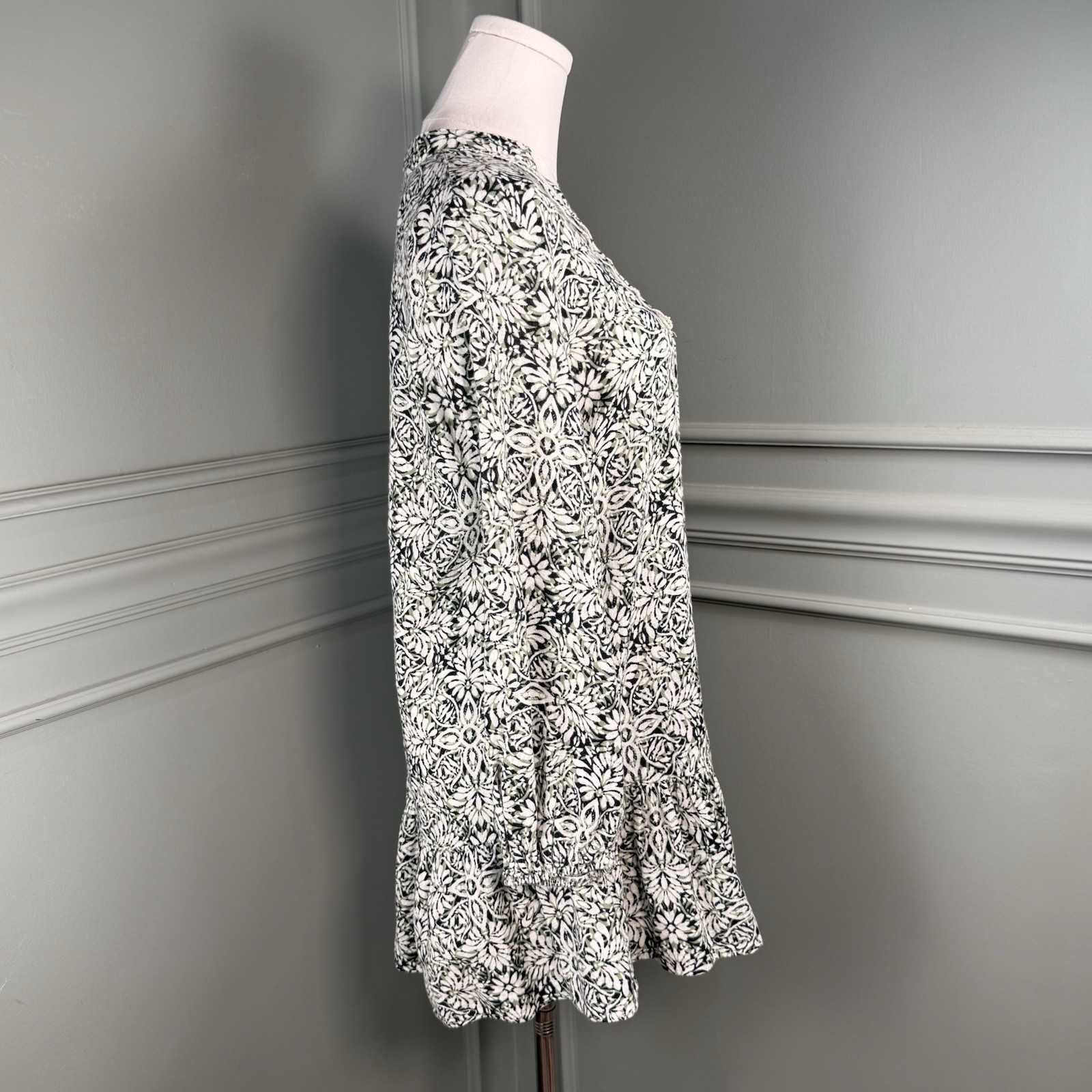 Zara Printed Short Gray Green Floral Cotton Casual Dress, Size XS EUC thumbnail 4