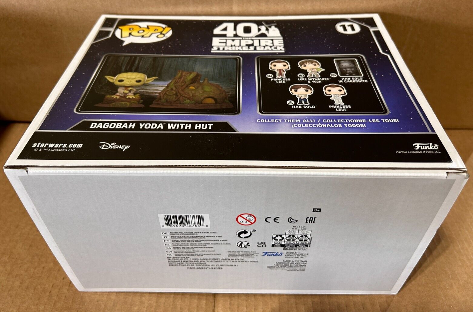 Funko Pop! Town: Star Wars - Dagobah Yoda with Hut #11 *DMG BOX