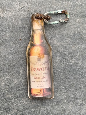 Vintage 80s Dewars White Label Whiskey Key Ring, rusty old collectable Unique