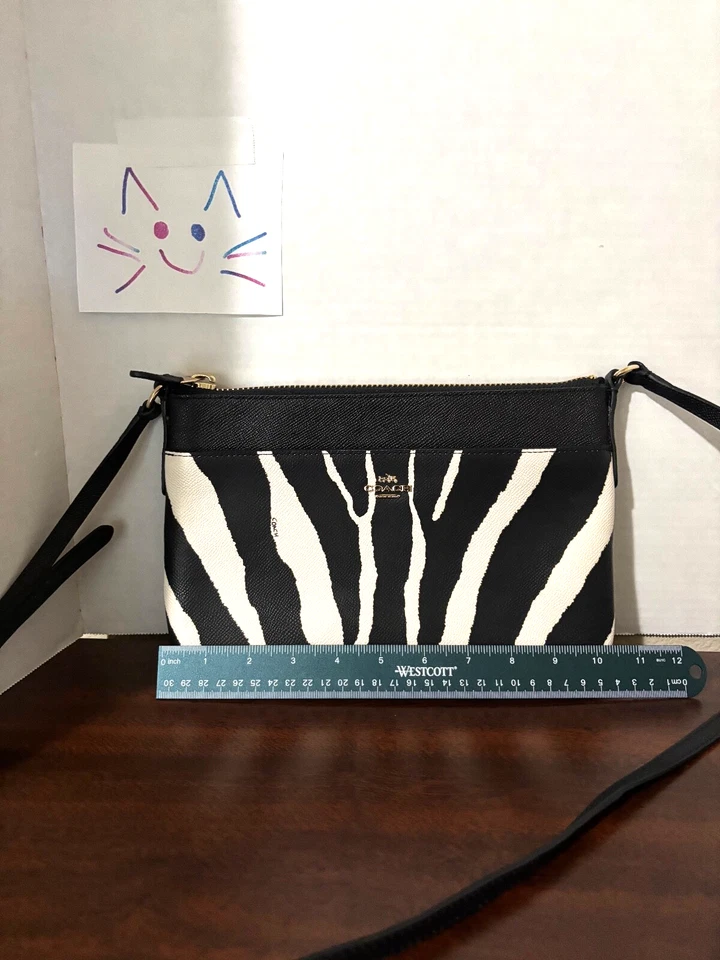 Bolso Bandolera COACH Blanco y Negro Estampado Cebra - Usado
