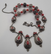 Pendentif Reliquaire Argenté Et Corail - Style Pomponne Napoléon III - 3cm De Haut, 2.80g - Bon état