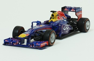 SEBASTIAN VETTEL RED BULL RB9 2013 (SCALE 1:43) FORMULA 1 CAR NO