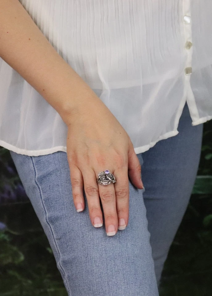Anillo de plata esterlina modernista forma libre rosa flor circonita cúbica púrpura talla 7 Foto 4 de 4