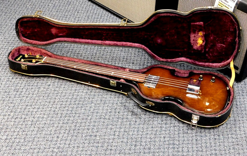 Vintage 1970's Univox U1970F Fretless Violin Bass w/ Case! RARE! VERY NICE!!!