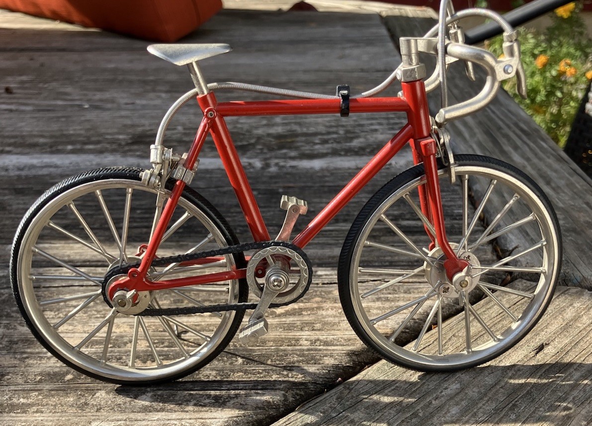 Alloy Model. Moving Parts. 7.5&rdquo; Long