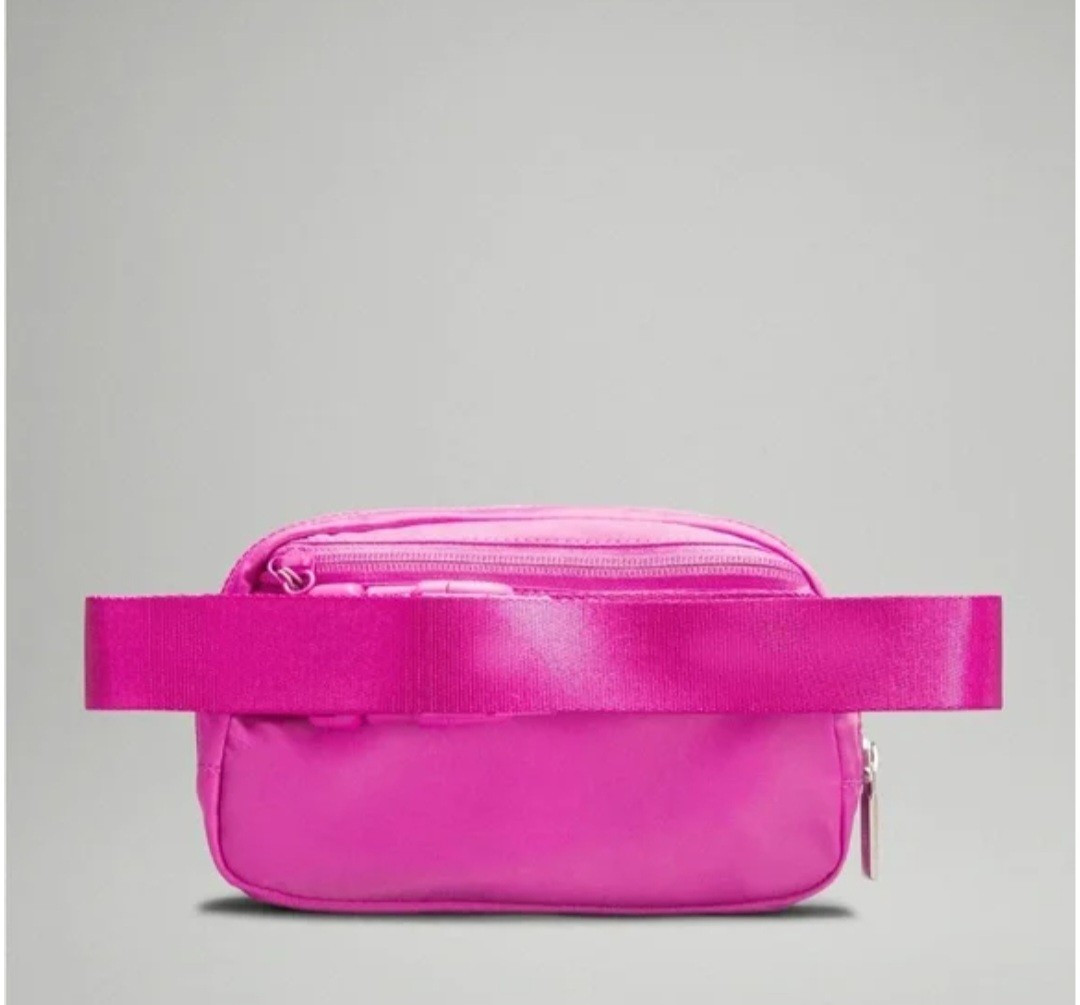 【新品未使用】Lululemon Everywhere belt bagピンク Lululemon Everywhere Belt Bag 1L Glaze Pink, Brand New, Free