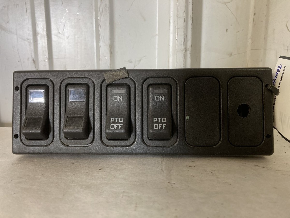 International DURASTAR (4400) SWITCH Dash Panel - Used | P/N