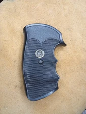 Pachmayr Gripper Colt Trooper Python I Frame 2