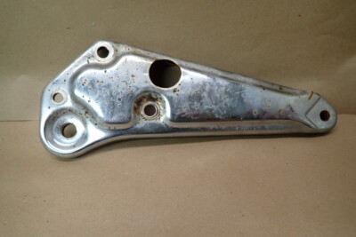 1981 SUZUKI GS450T LEFT MUFFLER FENDER BRACKET MOUNT 43820-44102