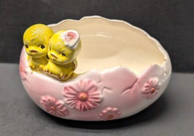 Vintage Giftwares Nancy Pew Ceramic Pink Easter Egg with Chicks Planter 3'' x 5''