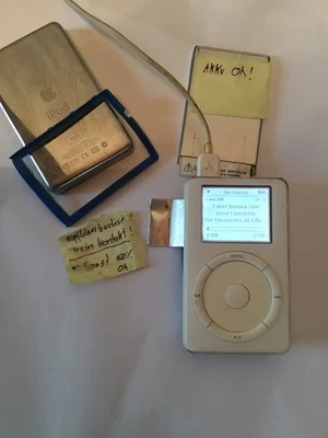 Apple iPod 2nd Generation / 2. Generation 2002 - 10 GB, Kopfhörer defekt - Bild 1 von 3