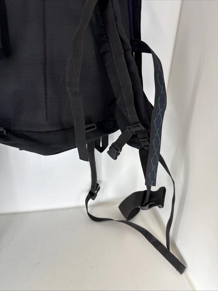 Mochila de día vintage Jansport para senderismo hecha en EE. UU. púrpura azteca geométrica Foto 4 de 4