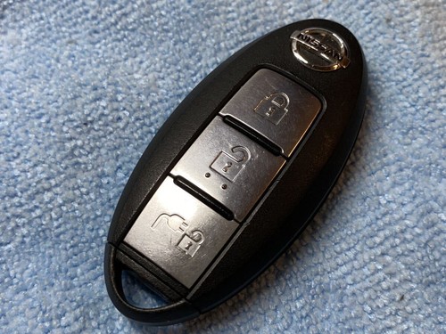 Custodia In Silicone Blu Per Chiave Mercedes 3 Pulsanti, Antiurto E Resistente Per Classe C, E, S, Hybrid AMG (2016-2017)