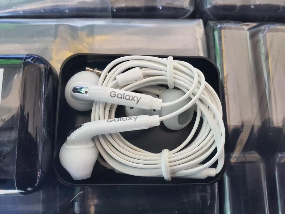 Samsung Galaxy Samsung EO-EG920BW Headphones - Image 3 of 4