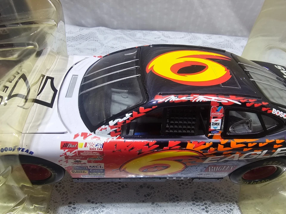 Racing Champions 1998 escala 1:24 réplica fundida a presión del Eagle One #6 de Mark Martin Foto 2 de 4