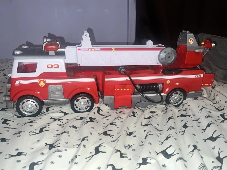 Paw Patrol Rescue Fire Truck Extendable Ladder Lights Sound comes With Marshall - Image 2 of 4