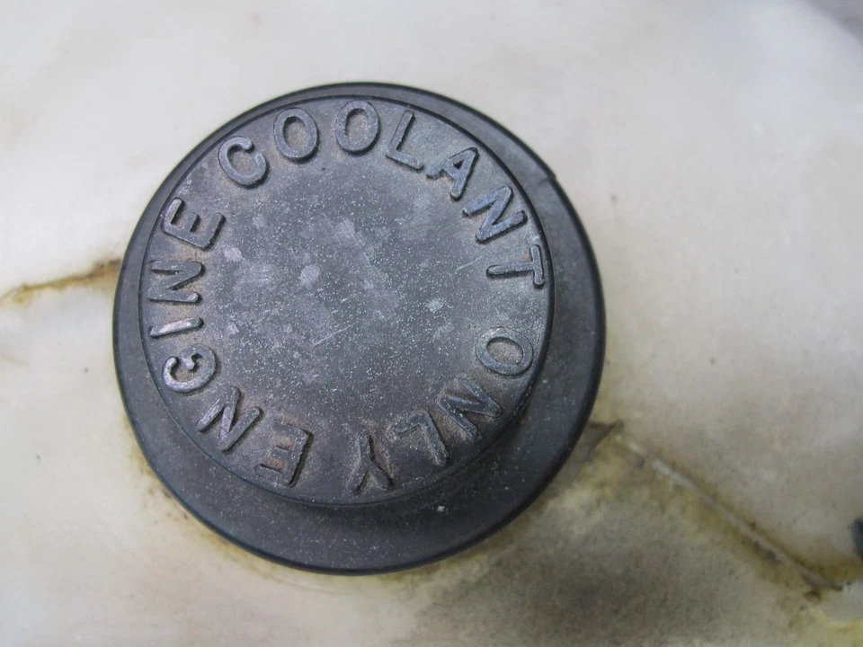 84-96 CHEVROLET CORVETTE C4 ENGINE COOLANT EXPANSION OVERFLOW RESERVOIR OEM - Image 3 of 4