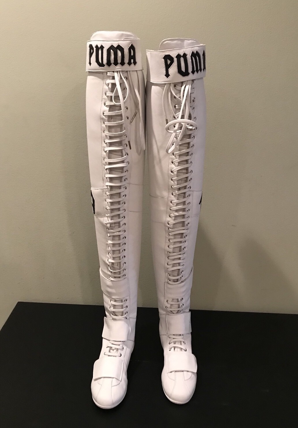 PUMA FENTY BY RIHANNA ESKIVA OVER THE 