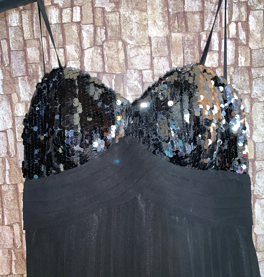 Vestido Largo Formal Betsy and Adams Sin Tirantes Plisado Lentejuelas Negro Talla 4 Forrado Foto 2 de 4