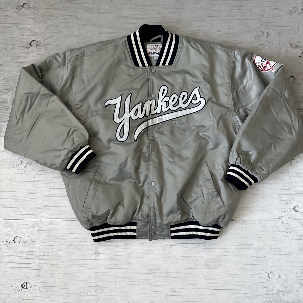 Vintage 90s MLB New York Yankees majestic Satin Bomber Vintage 90s MLB New York Yankees majestic Satin Bomber