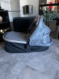 UPPAbaby Bassinet Compatible with Vista, Cruz, V2 & V3 - Pascal Grey READ ALL!