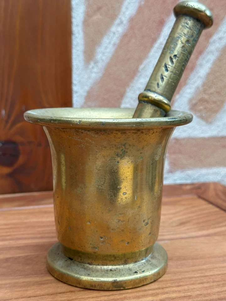 Mortier ancien en laiton avec pilon - Photo 2/3