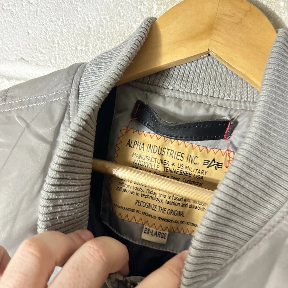Alpha Industries Jacket Mens 2XL XXL Grey 100th Mission Space Flight NASA Bomber - Image 4 of 4