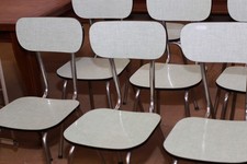 Série de 8 chaises en formica vert pale