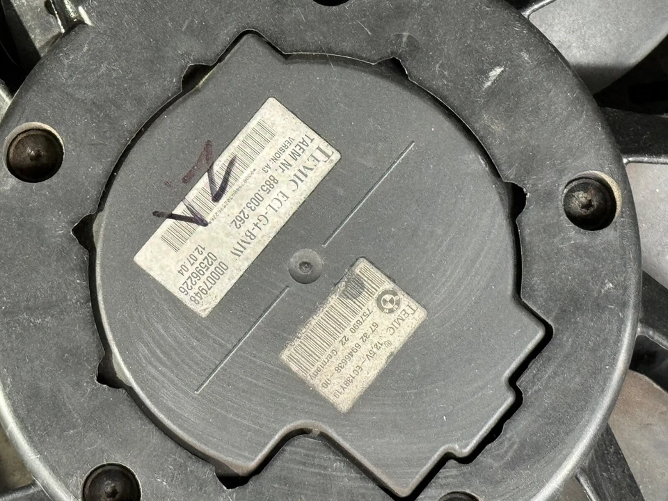04-10 MOTOR VENTILADOR RADIADOR BMW X3 con CUBIERTA OEM Foto 2 de 4