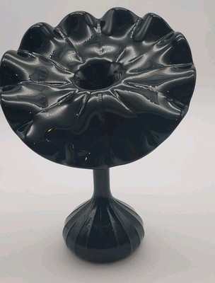 Black Jack in the Pulpit Art Glass Floral Vase 10 3/4 