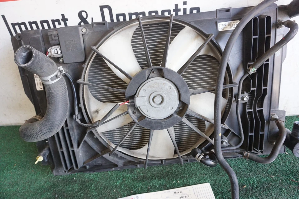 Toyota Matrix 2009-2013 radiador y ventilador OEM JD108221 Foto 2 de 4