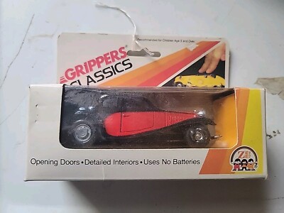 VINTAGE ZEE TOYS GRIPPERS 1932 BUGATTI T50 RED AND BLACK