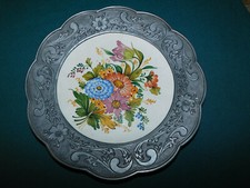 Assiette murale en céramique Bassano Italie à motif floral très décorative !