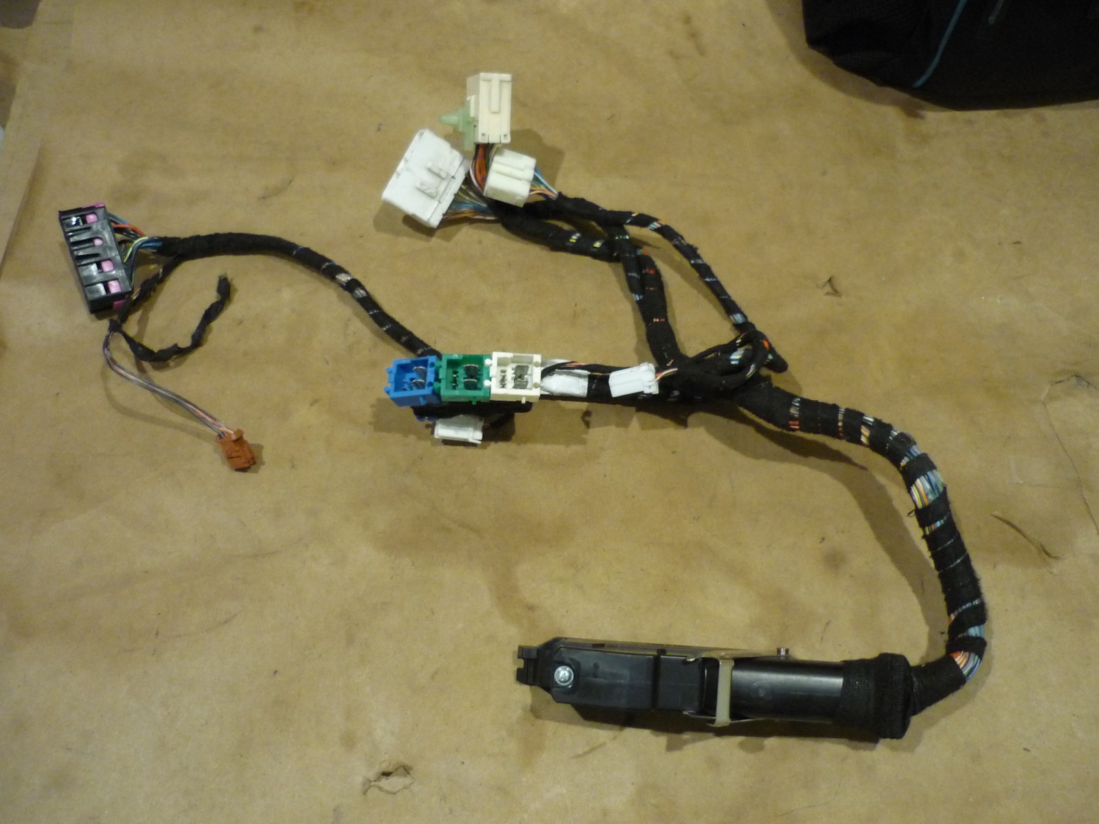 Maserati 4200 M138 - LH Pilot Side Seat Wire Harness  - P/N 980001129