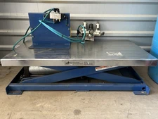 Vestil AT-10 Pneumatic Scissor Lift Table - Air Powered- 39.5”x19.75”