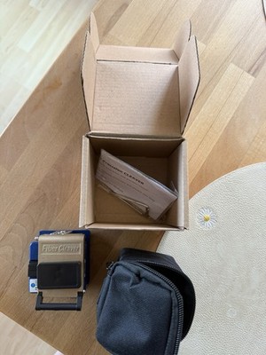 Fiber Cleaver Glasfaser-Schneider blau mit Tasche, Zubehör, Anleitung, OVP