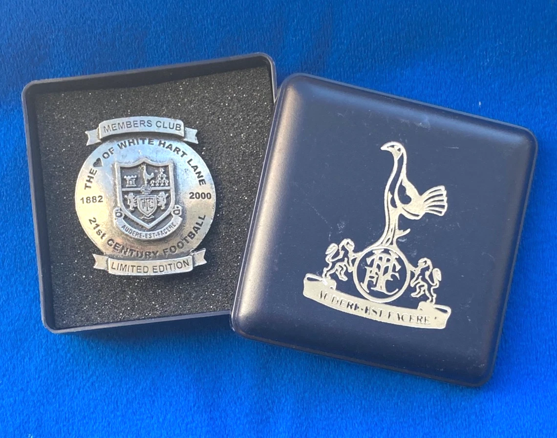 Badge Broche émaillé Ancien Tottenham Hotspur FC - Rare Collection