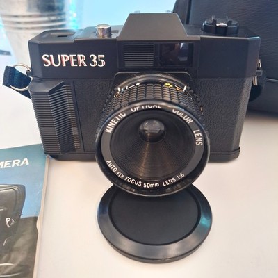 SUPER 35 POINT & SHOOT FILMKAMERA SCHWARZ mit Tasche und Handbuch. RETRO. refbf