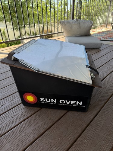 Sun Oven Solar Powered Camping Oven Black Matte Metal Glass Outdoor