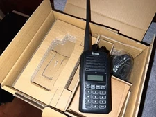 ICOM IC-T10 Handheld Transceiver vhf/uhf