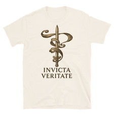 T-Shirt Invicta Veritate Citazione Latina Filosofo Romano Spada Disegno Verità