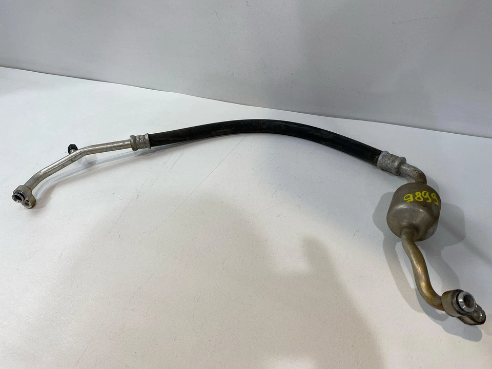 Manguera de succión para aire acondicionado Toyota Sequoia 2008-2020 5,7 L OEM 887120C140 Foto 3 de 4