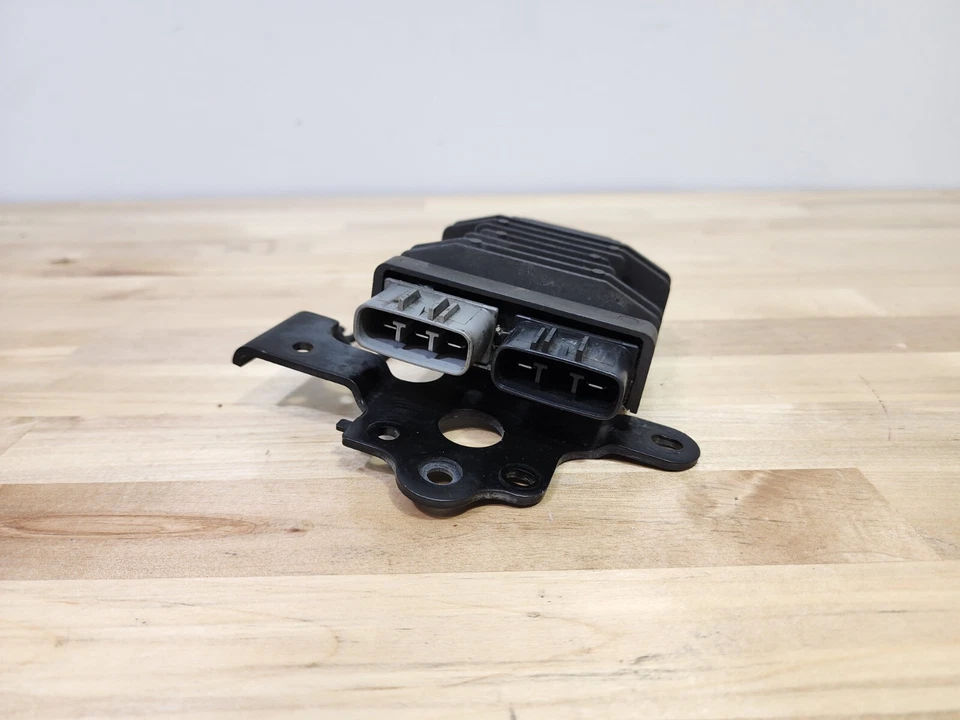 Yamaha Bolt 950 RSpec 2014-2021 regulador rectificador OEM PROBADO Foto 4 de 4