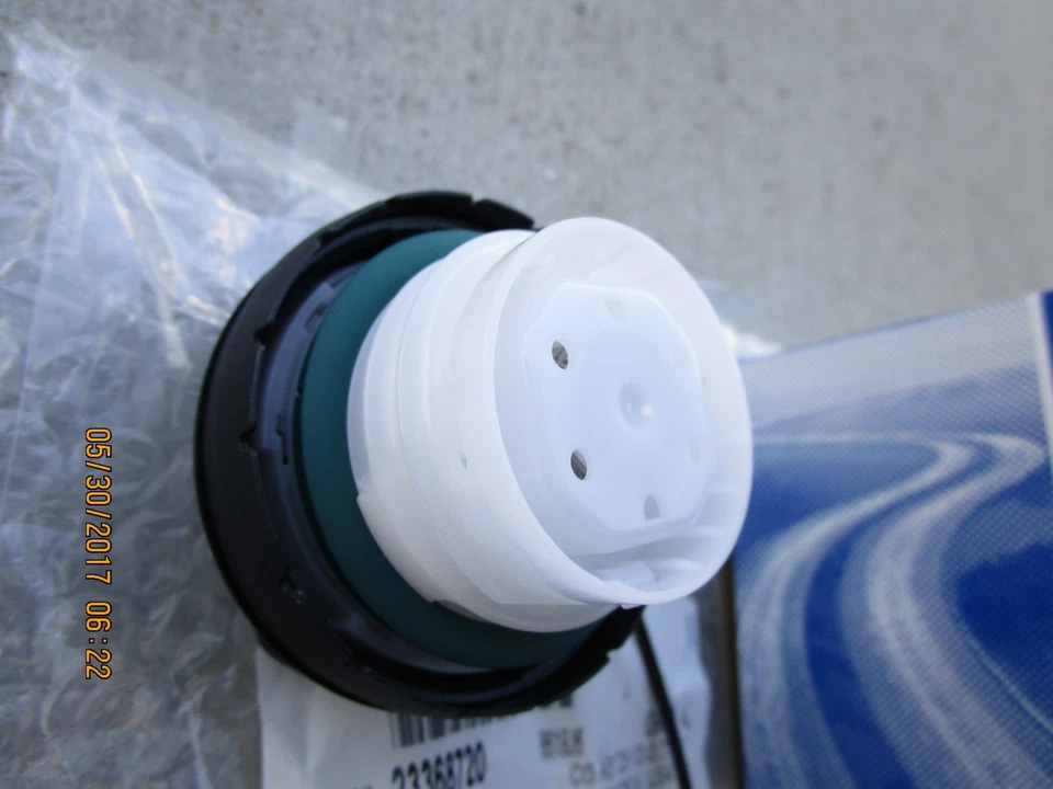 10 - 16 CADILLAC SRX 4D SUV FUEL GAS TANK FILLER CAP WITH TETHER OEM BRAND NEW - Image 3 of 3