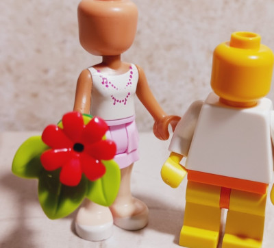 New LEGO Bouquet RED Green Flower Stem Curved Handle Wedding Bridesmaid Gift