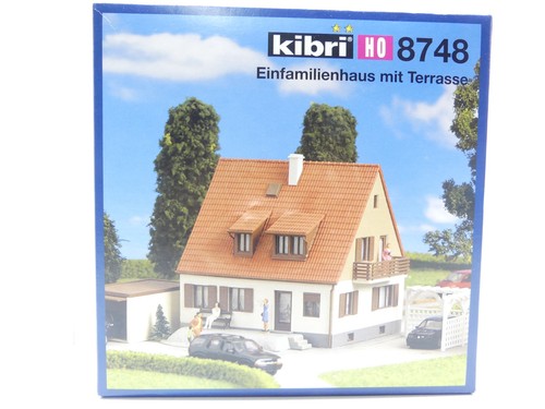 Kibri H0 8748 kit casa unifamiliar con terraza, sin construir, NUEVO en EMBALAJE ORIGINAL #66524 | Zustand: Gebraucht