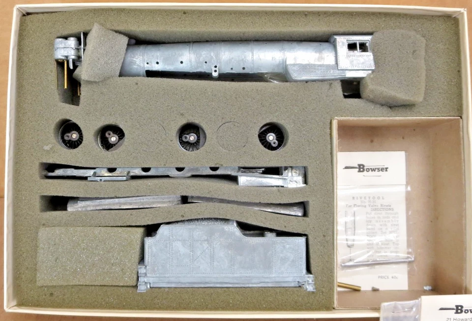 Bowser 100400 USRA Mountain 4-8-2 Locomotive Kit NOS HO - Image 2 of 4