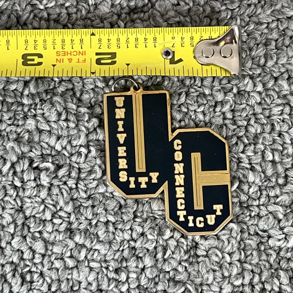 Llavero colgante de metal de baloncesto Huskies de la Universidad de Connecticut UCONN Foto 3 de 4