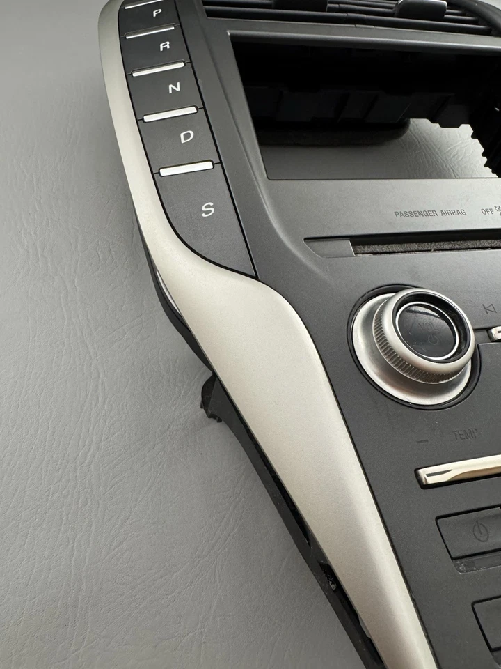 Lincoln MKC 2017-2019 audio radio control de clima bisel GJ7T-18D699-LG fabricante original Foto 4 de 4